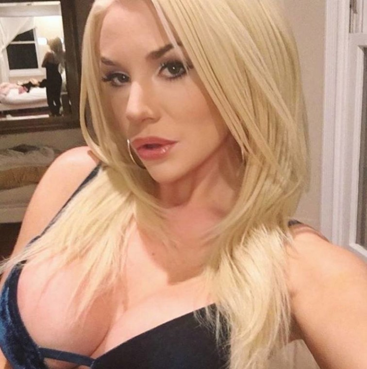 Courtney Stodden bu kez tamamen çırılçıplak