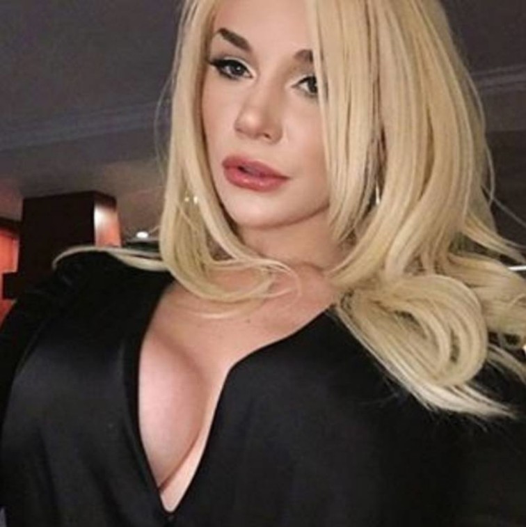 Courtney Stodden bu kez tamamen çırılçıplak