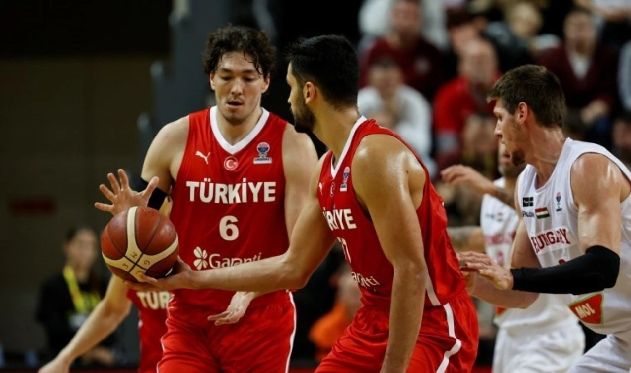 12 Dev Adam Macaristan'ı devirdi: EuroBasket biletini kaptı!