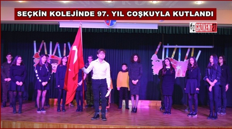 25 Aralık coşkuyla kutlandı