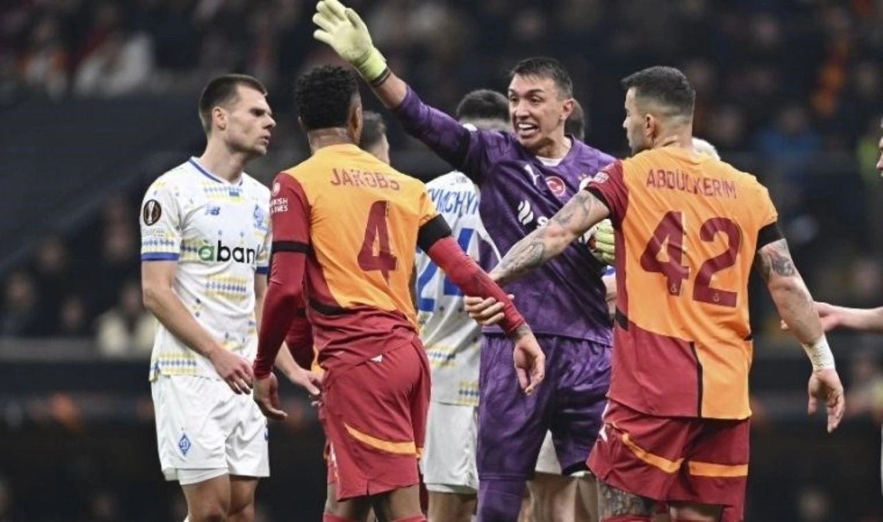 Abdülkerim Bardakçı'dan Fernando Muslera'ya destek!