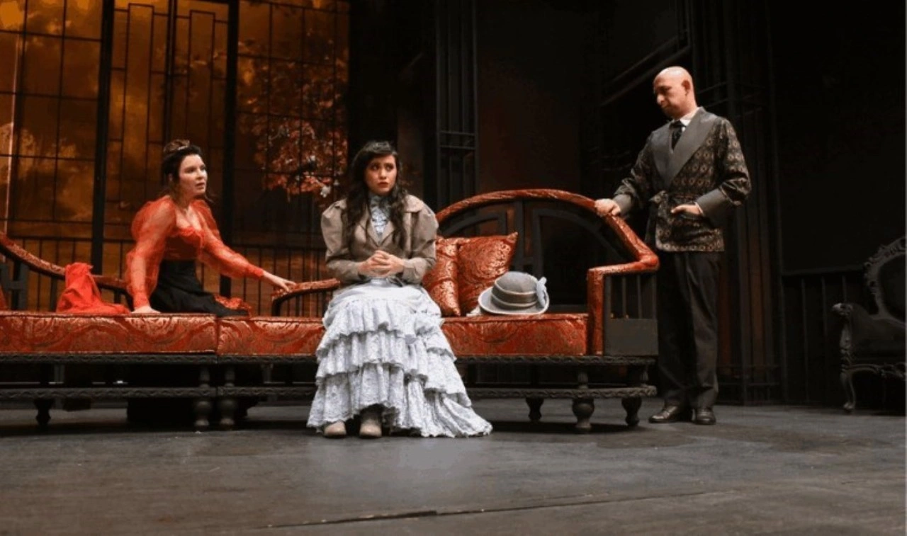 Adana Şehir Tiyatroları 'Hedda Gabler' oyunuyla İstanbul'da izleyicilerle buluşacak