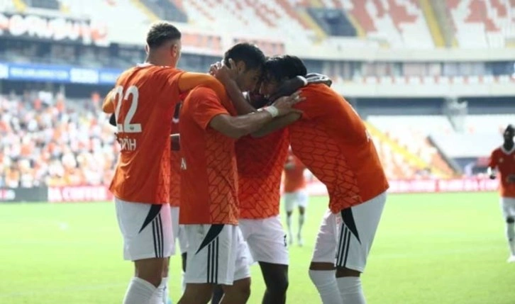 Adanaspor, lige galibiyetle başladı