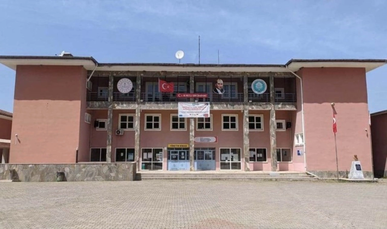 Amasya'da lisede taciz skandalı: O müdüre ceza verildi