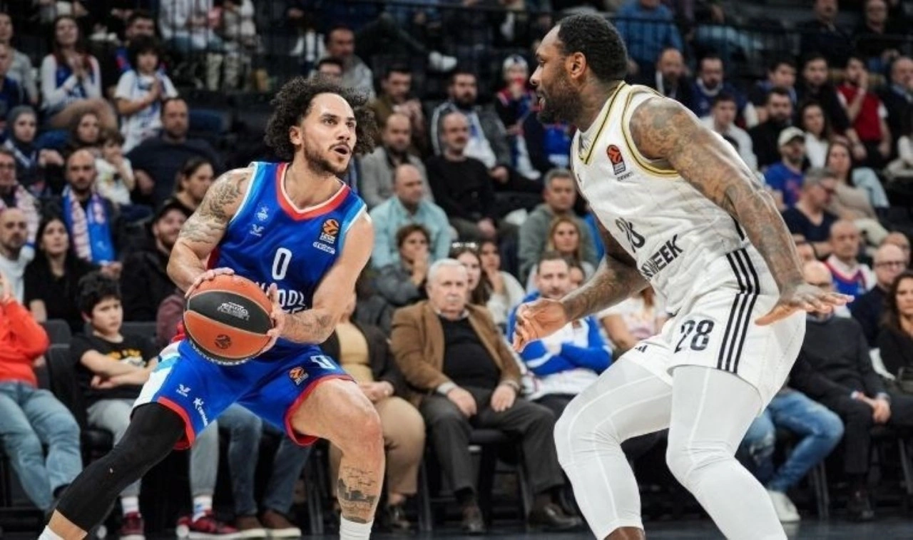 Anadolu Efes'e evinde ASVEL şoku!