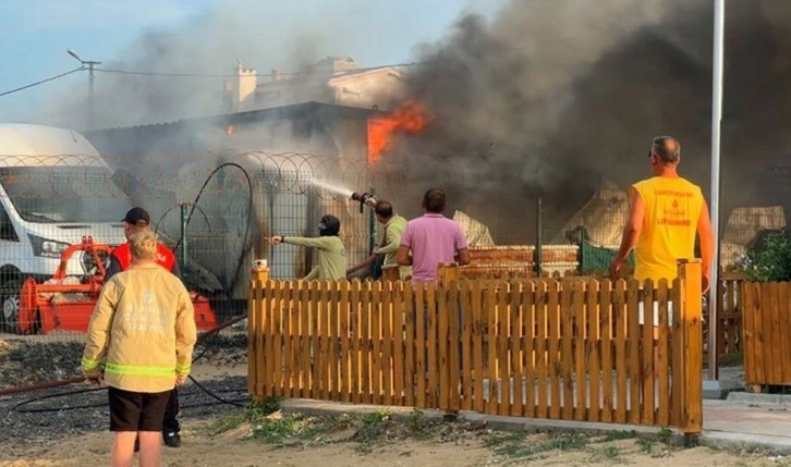 Arnavutköy'de cankurtaran merkezinde yangın çıktı