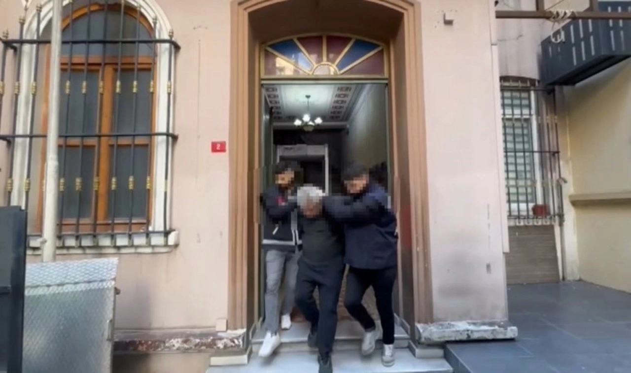 Beyoğlu’nda dehşet: Annesini darbederek öldürdü!