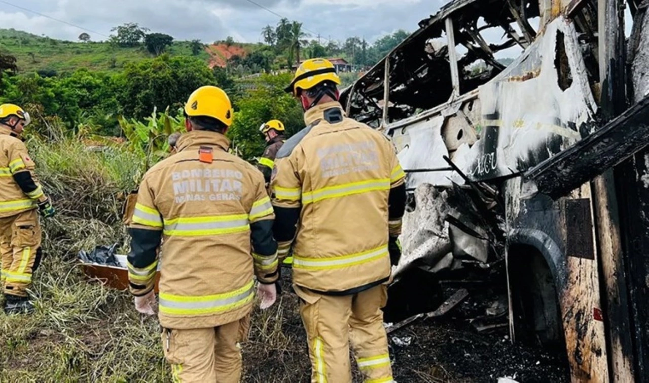 Brezilya'da zincirleme trafik kazası: 30 ölü