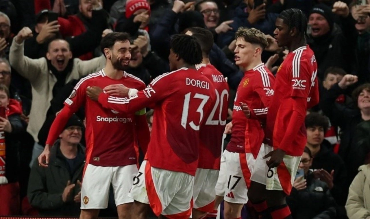 Bruno Fernandes hat-trick yaptı: Manchester United güle oynaya çeyrek finalde!