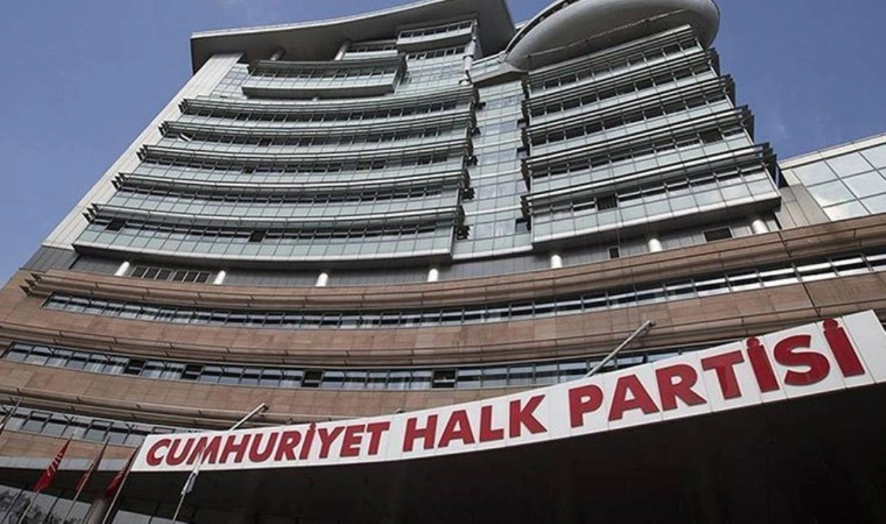 CHP MYK olağanüstü toplanıyor: Gündem asgari ücret!