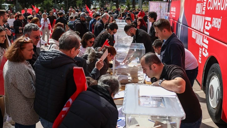 CHP'nin ön seçiminde oy sayısının 10 milyonu geçmesi bekleniyor...