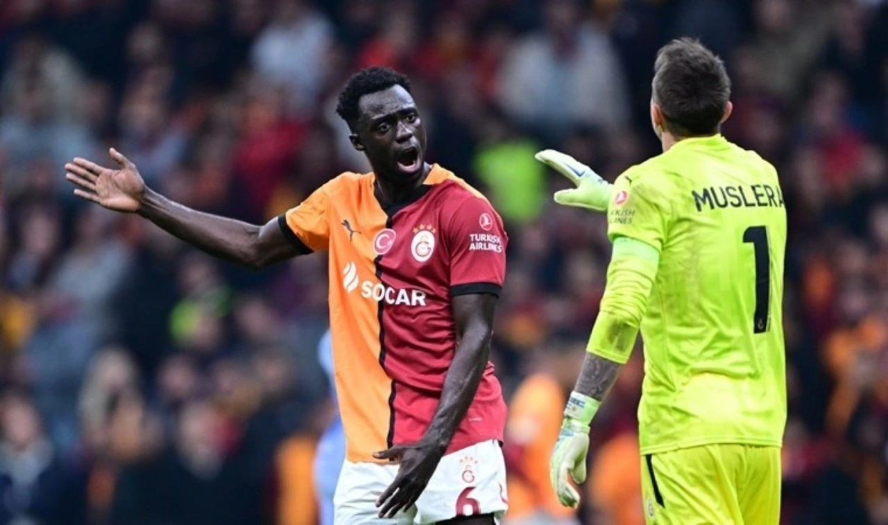 Davinson Sanchez'den Galatasaray'a kötü haber!