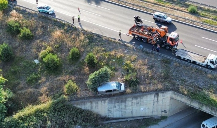 Düzce’de feci kaza… Minibüs şarampole uçtu: 1 ölü, 2 yaralı