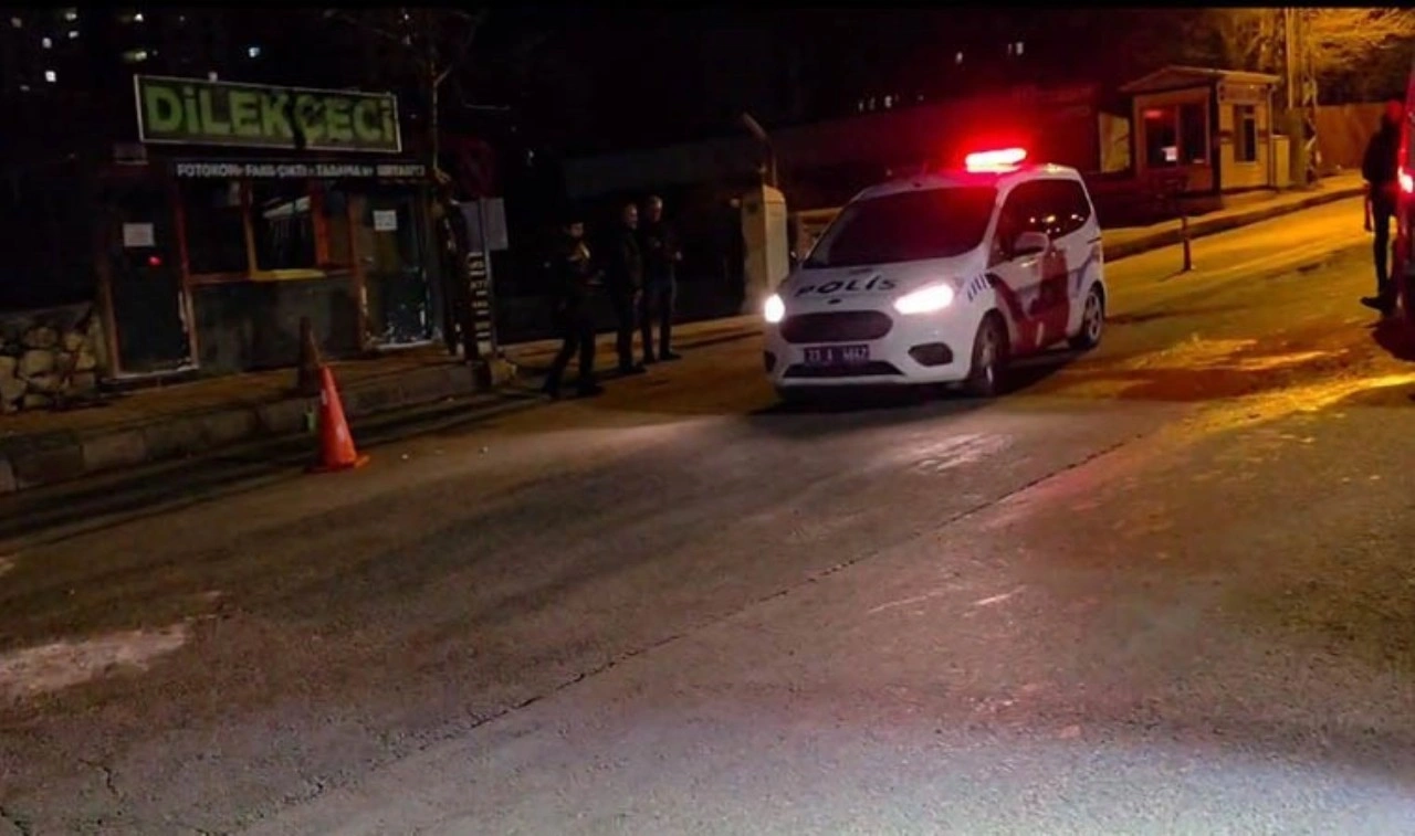 Elazığ’da silahlı kavga: 1’i ağır 2 yaralı