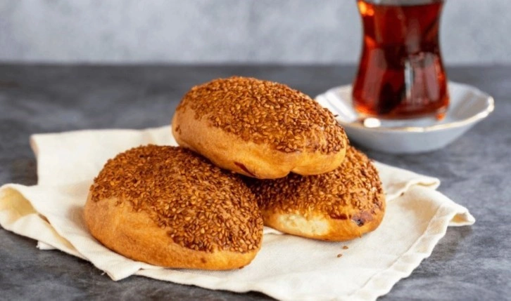 Enfes mayalı Simit Poğaça tarifi... Bayatlamayan yumuşacık simit tadında poğaça!