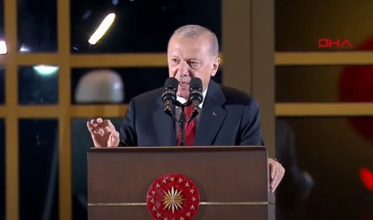 Erdoğan'dan Zafer Bayramı'nda 'iç cephe' vurgusu: 'Milletlerin hayatında ekonomik sıkıntılar olur'