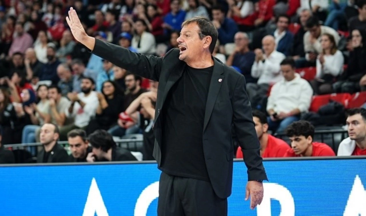 Ergin Ataman'dan galibiyet açıklaması: 'Kadroya dahil olacak oyuncular var'