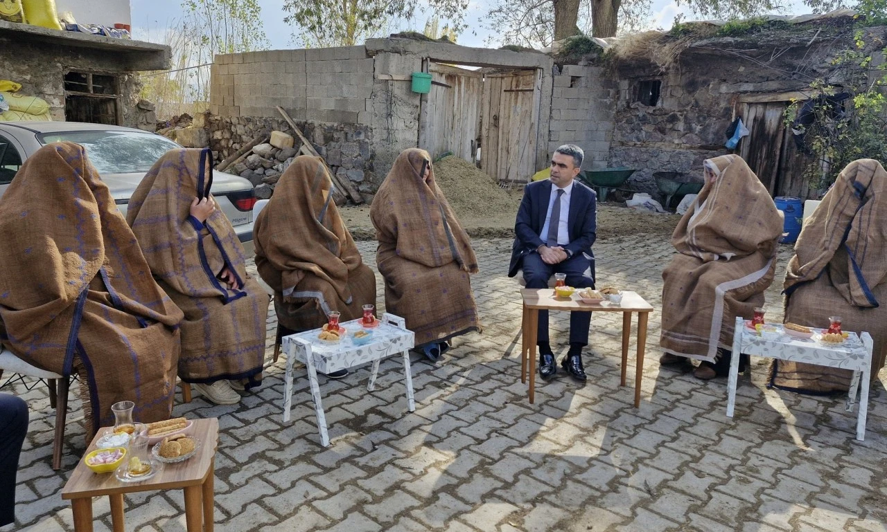 Erzurum'da Valiliğin paylaştığı fotoğrafa tepki yağdı!