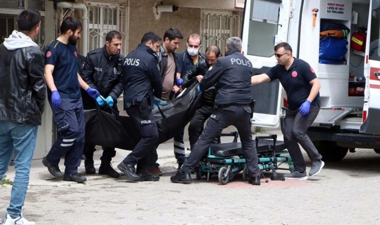 Eş katili sanığın kızının yürekleri yakan isyanı: 'Babam mutlu oldu mu?'