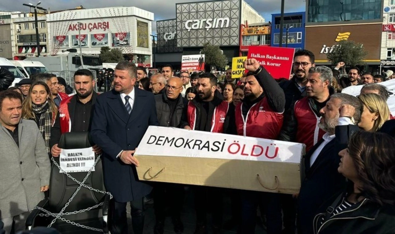 Esenyurt'ta ‘Adalet öldü’ tabutlu Demokrasi Nöbeti