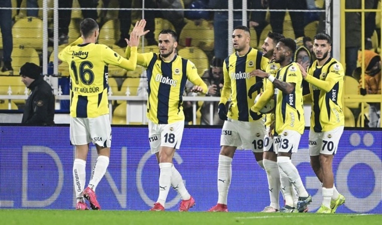 Fenerbahçe'de transfer harekatı: 2 isim için görüşmeler başladı!