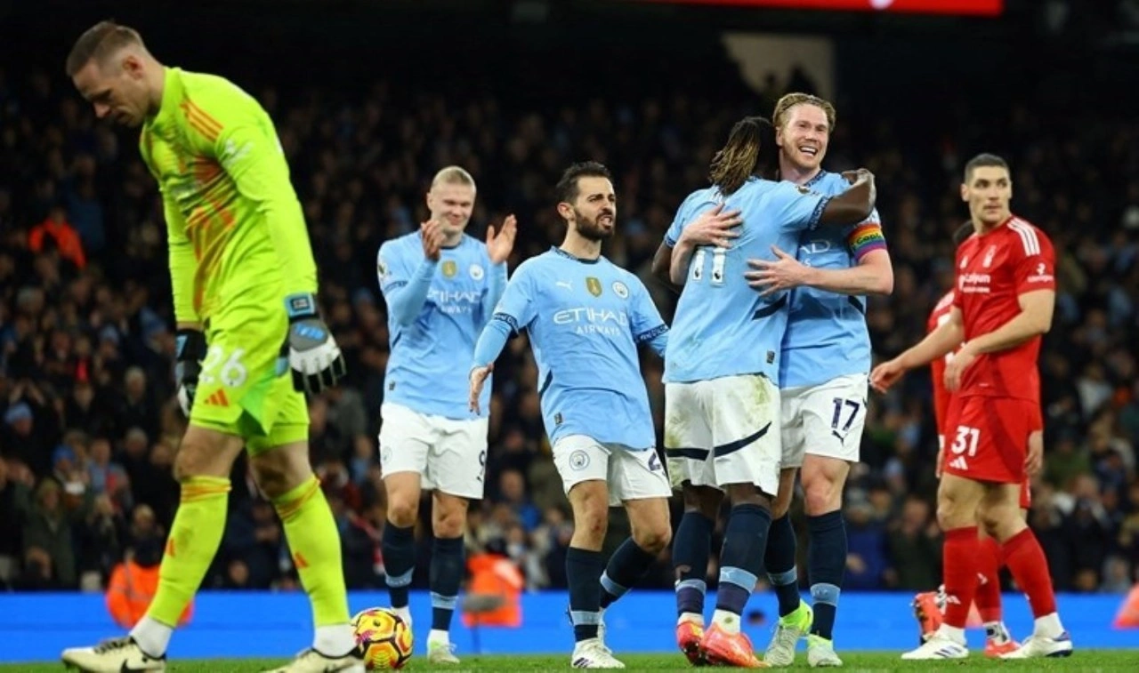 Galibiyet hasreti sona erdi: Manchester City sahasında kazandı!