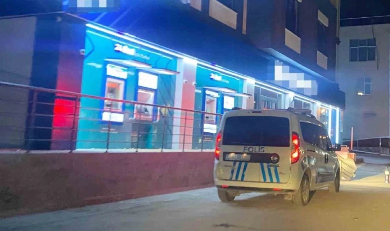 Gece yarısı banka alarmı: Polis harekete geçti!