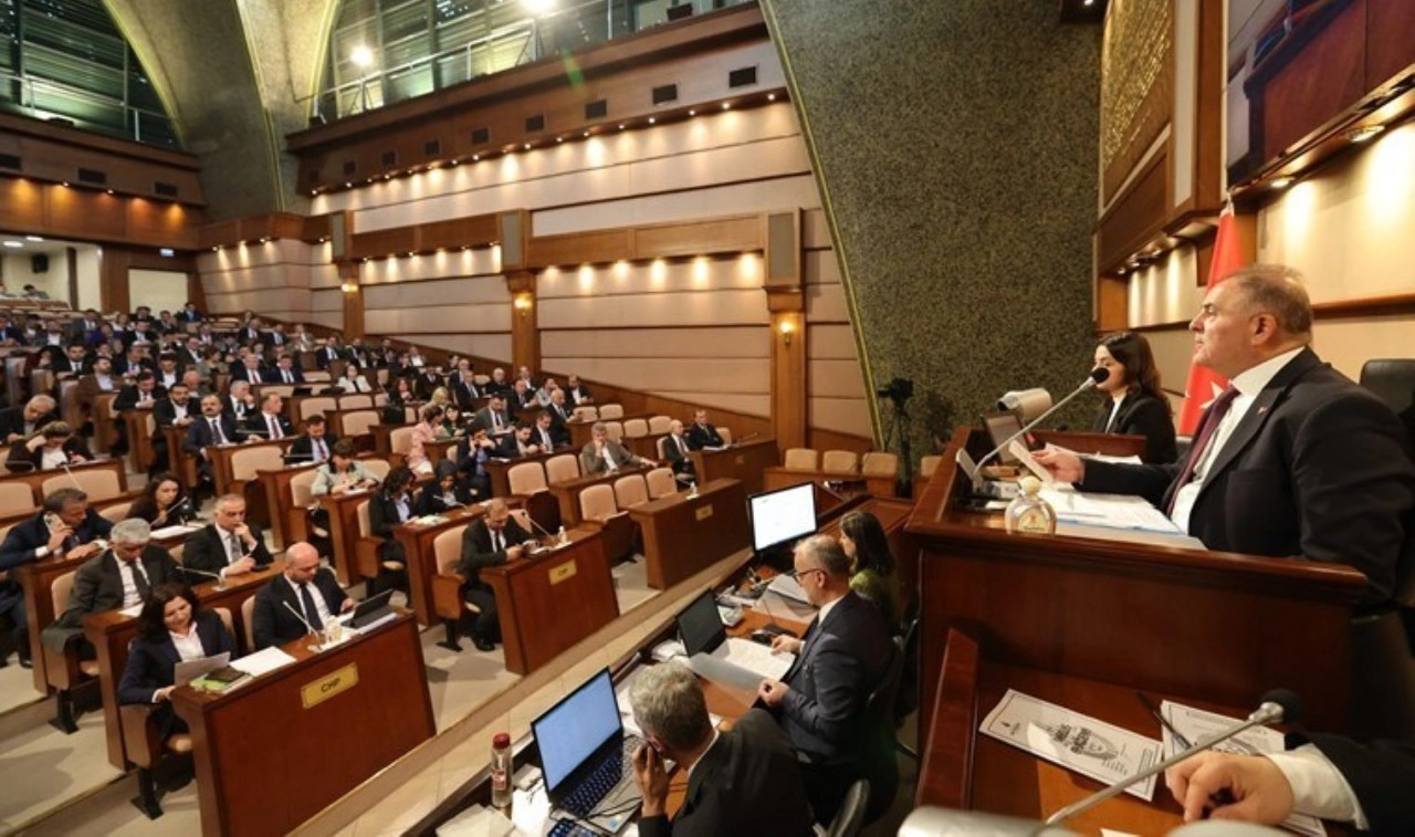 İBB Meclisi’nde ‘Esenyurt’ tartışması: ‘100’den fazla işçi tazminatsız işten çıkarıldı’