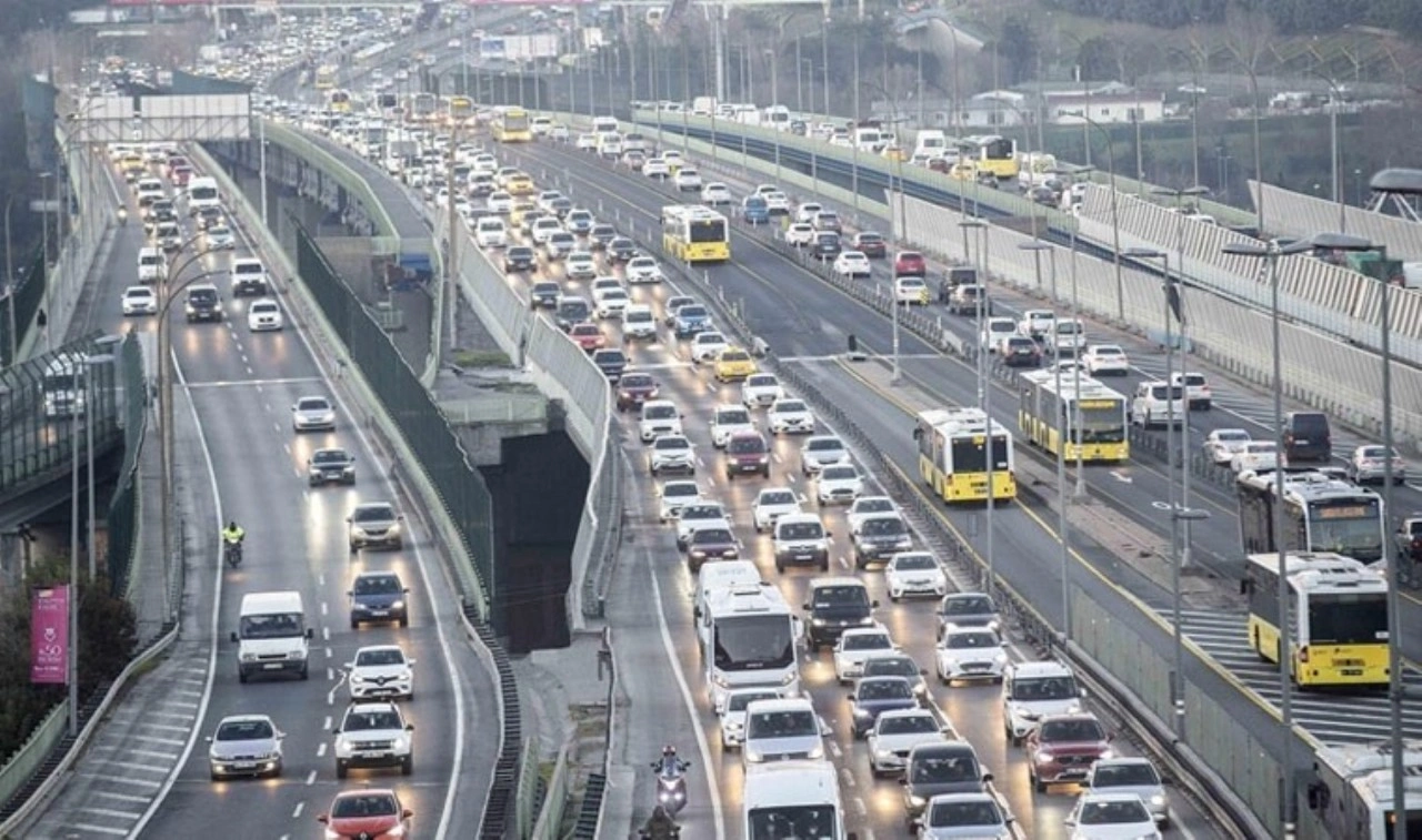 İstanbul'da trafik yoğunluğu yüzde 60'a ulaştı