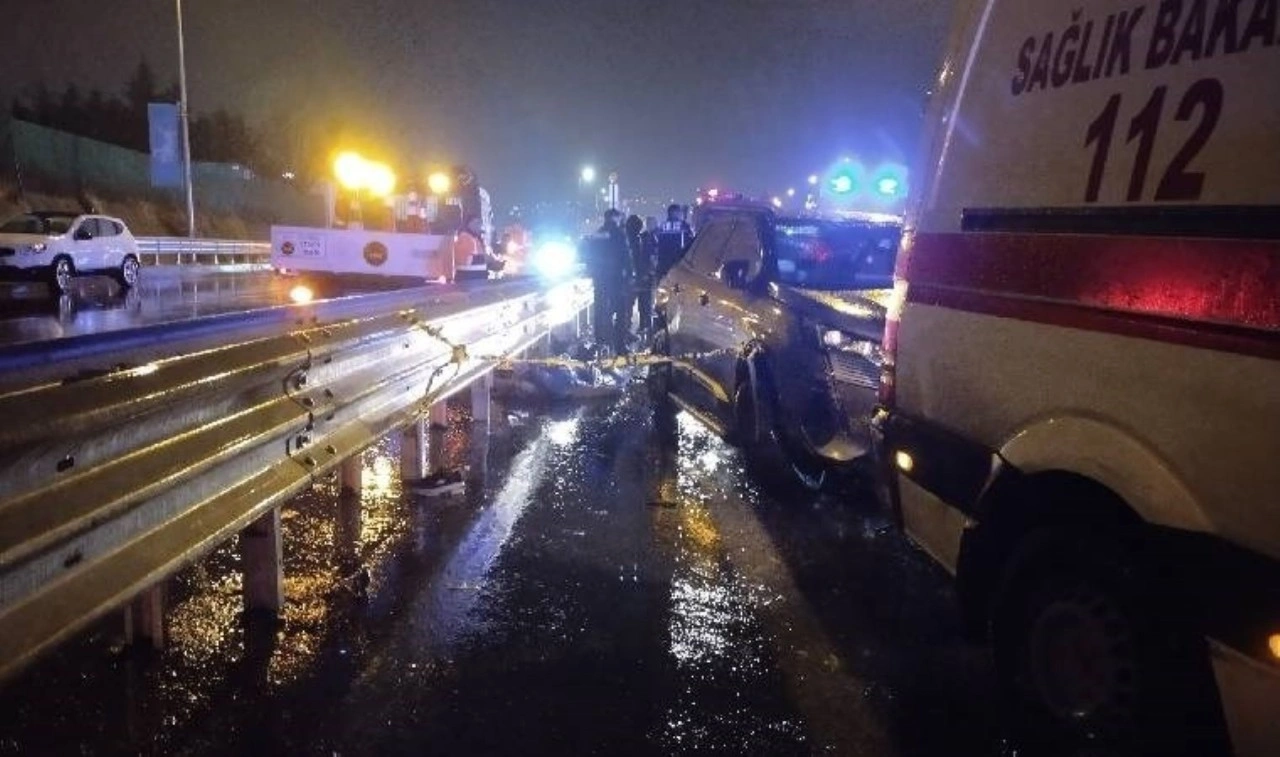 İstanbul'da zincirleme kaza: Ölü ve yaralılar var!