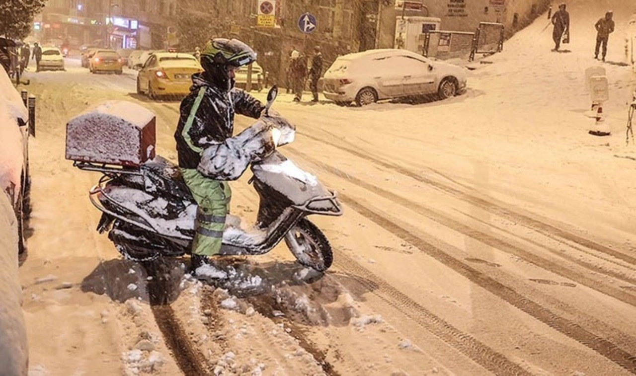 İstanbul'dan sonra bir kentte daha motosikletlerin trafiğe çıkışı yasaklandı