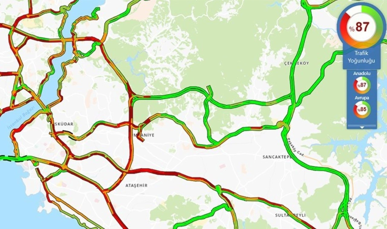 İstanbul trafik çilesi: Yağmur ve iş çıkışı trafiği durdurdu!