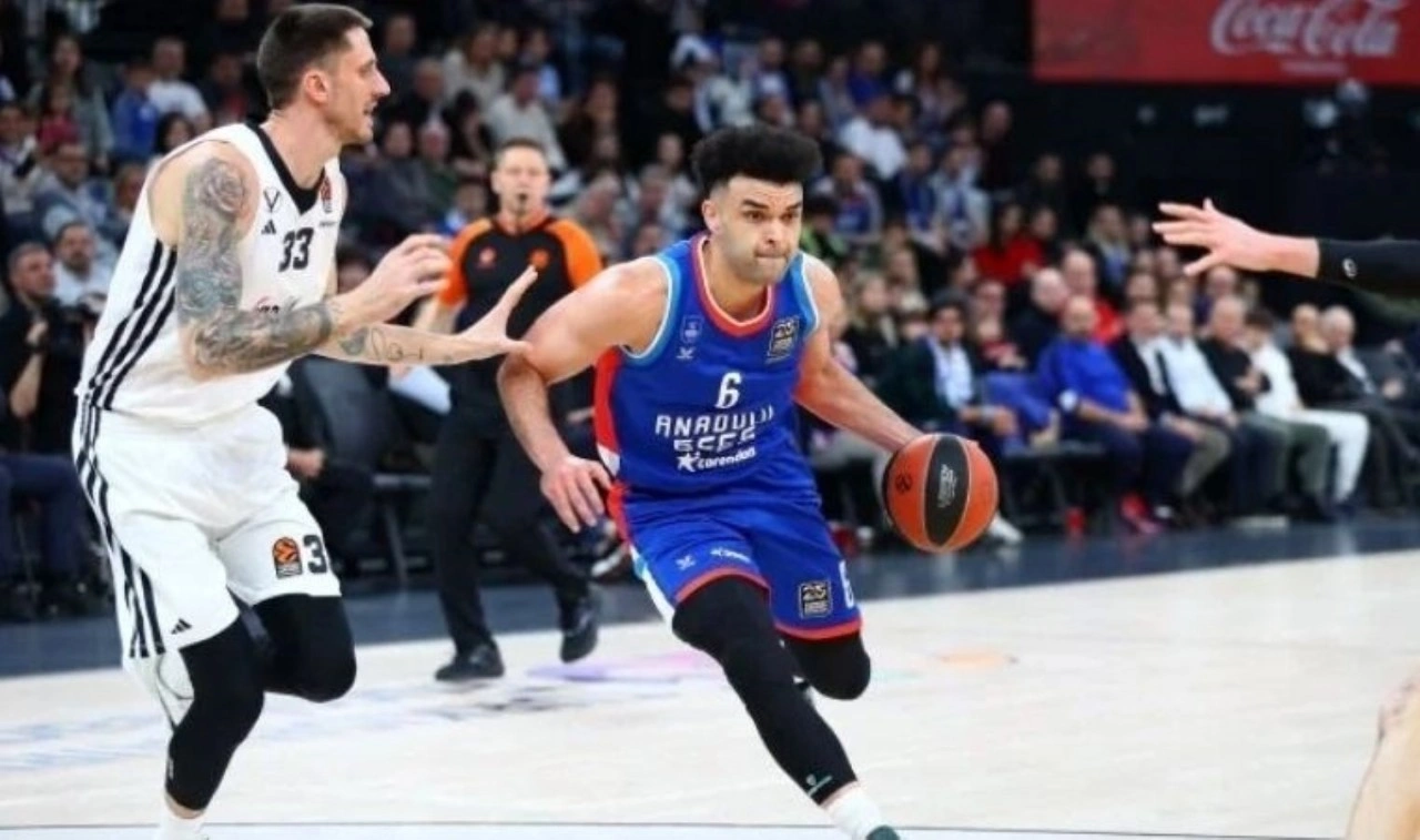 İtalyanlar bozguna uğradı! Anadolu Efes evinde farklı galip!