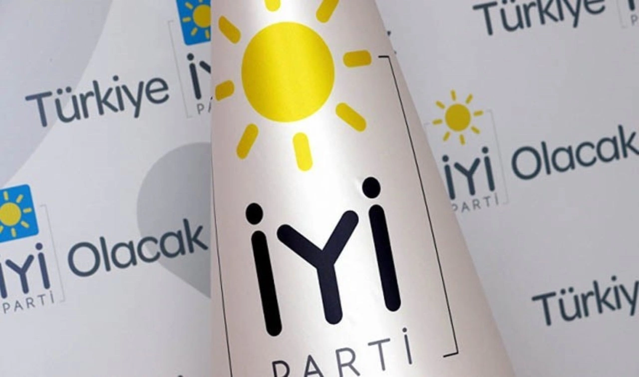 İYİ Parti'den istifa eden 38 kişi MHP'ye geçti