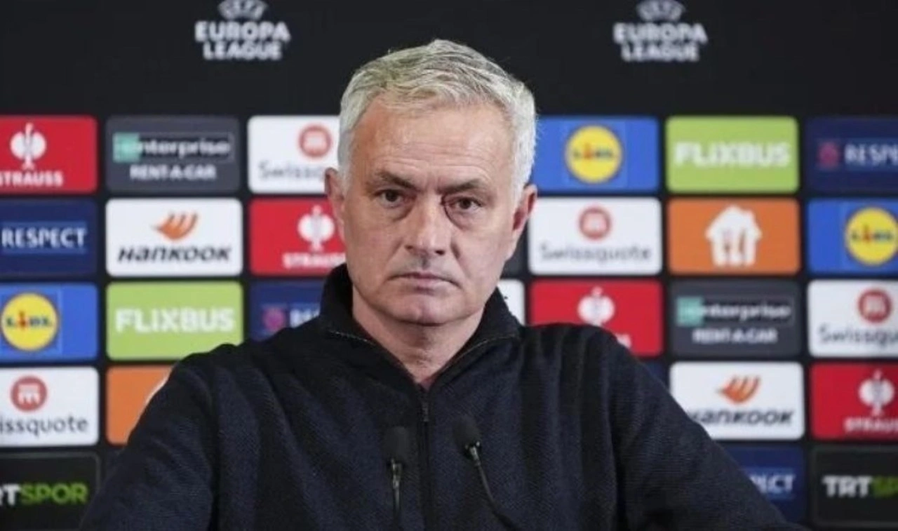 Jose Mourinho'dan ilk maç itirafı! 'Rangers'a karşı oynayan biz değildik!'