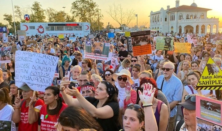 Kadıköy’de katliam yasası protestosu