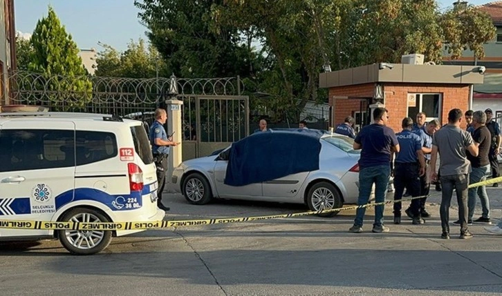 Katlettiği kadının cesediyle birlikte teslim olmaya gitti