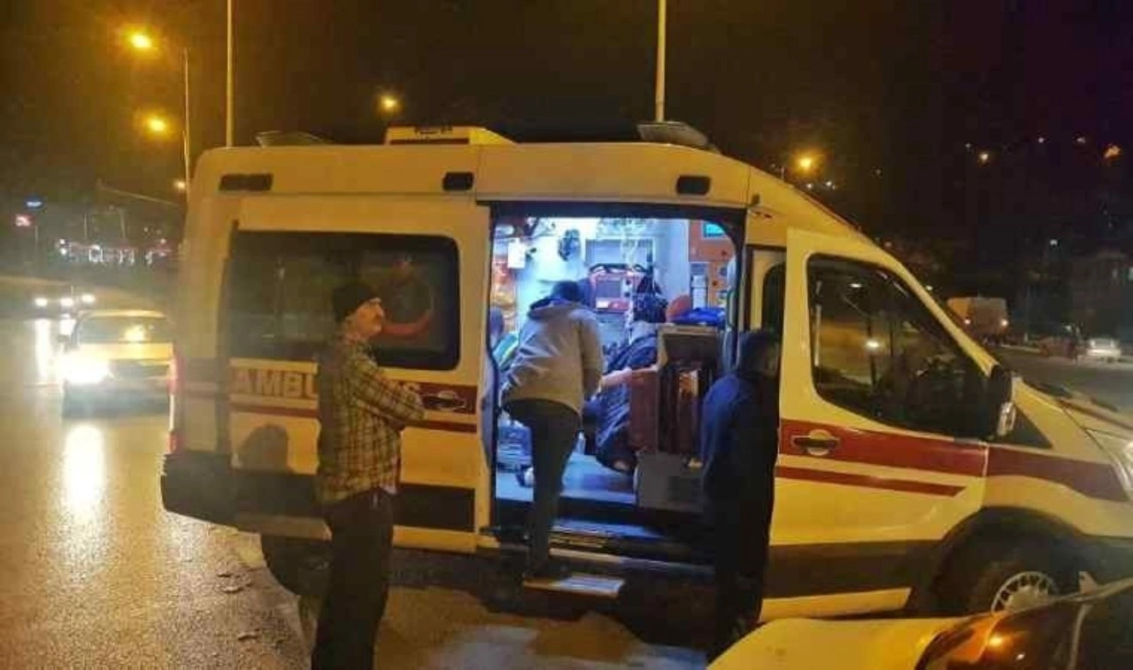 Karabük’te iki otomobil çarpıştı: 2 yaralı