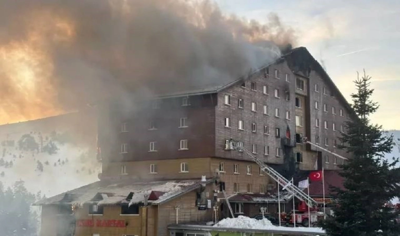 Kartalkaya'daki yangın faciası Meclis'e taşındı... 'Kaç kez denetleme yapıldı?'