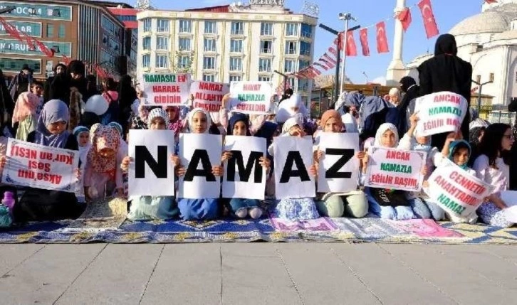 Kavurucu sıcak altında namaz