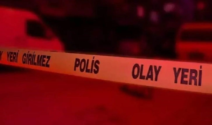 Polis alacaklısını eşinin gözü önünde öldürdü!