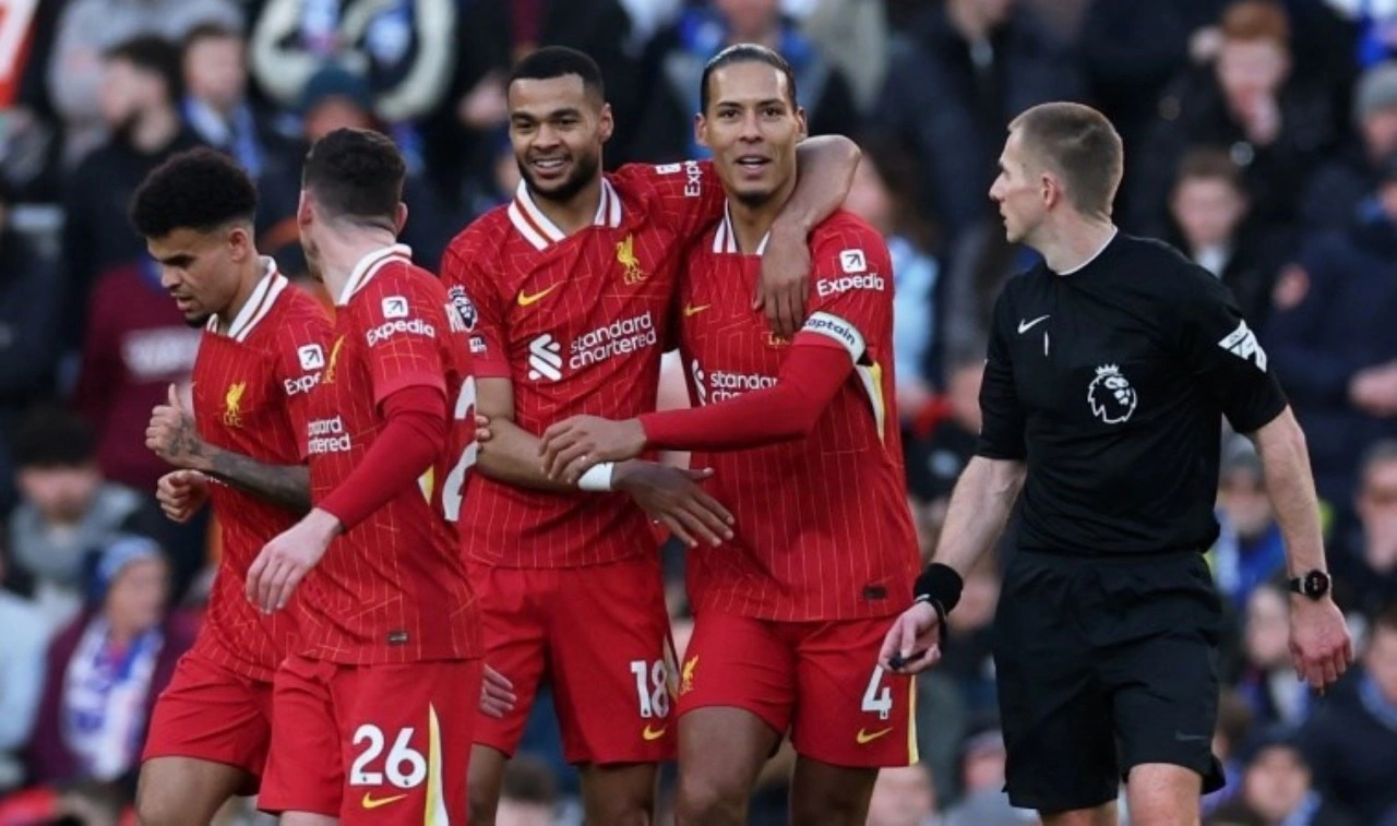 Liverpool 3 puanı dört golle aldı!