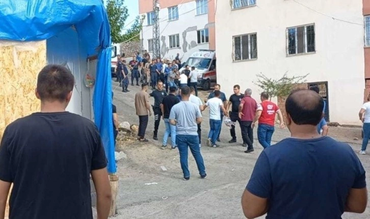 Malatya'da komşular arasında bıçaklı 'bina tadilatı' kavgası: 5 yaralı