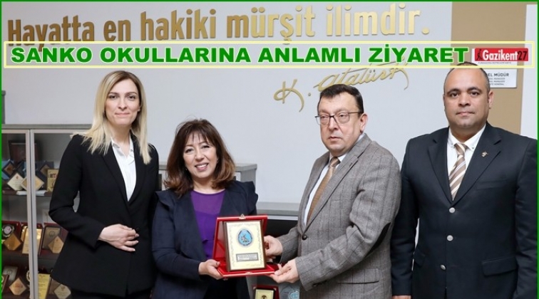 Mehmetçik Vakfı'ndan Sanko Okullarına plaket