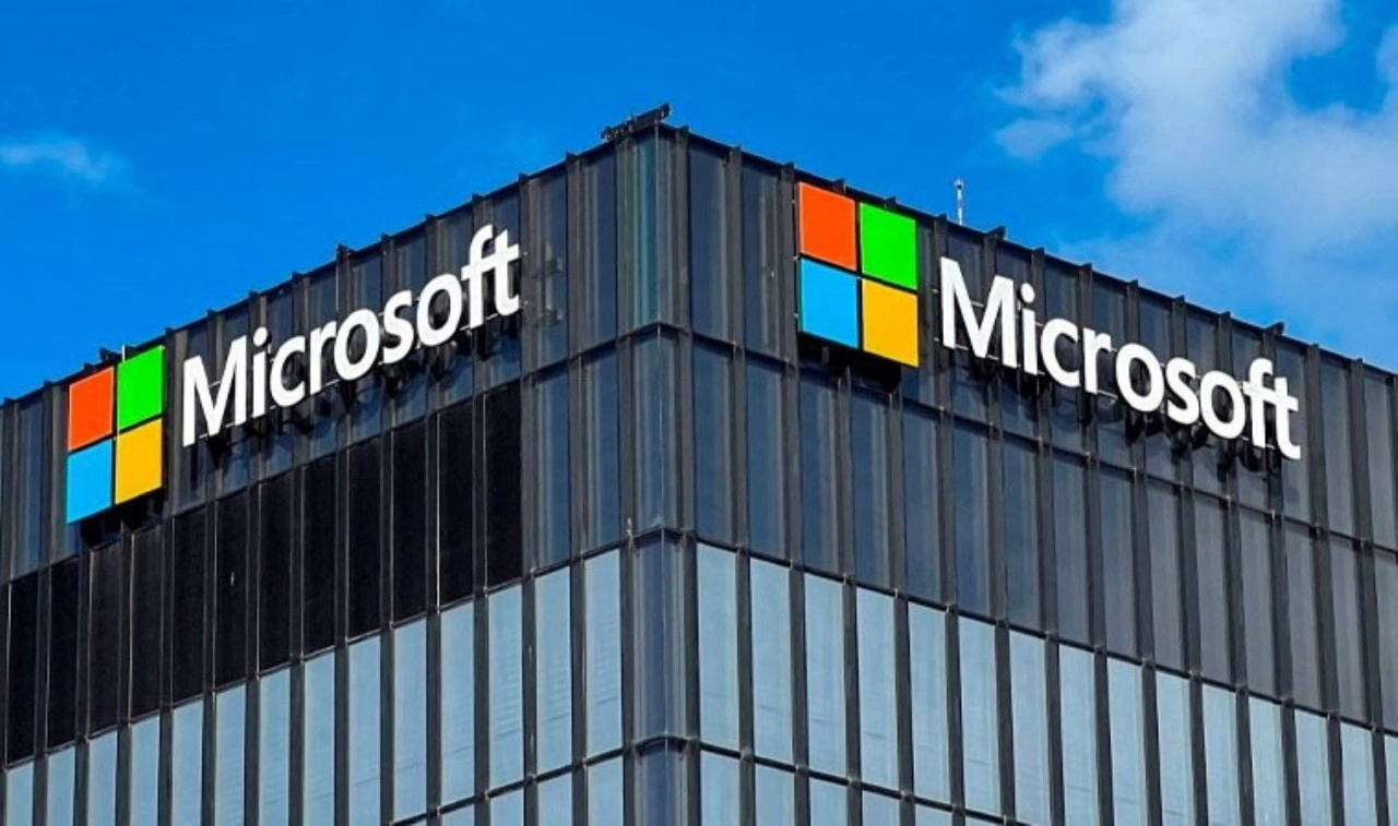 Microsoft, 2025'te yapay zeka için 80 milyar dolar harcayacak