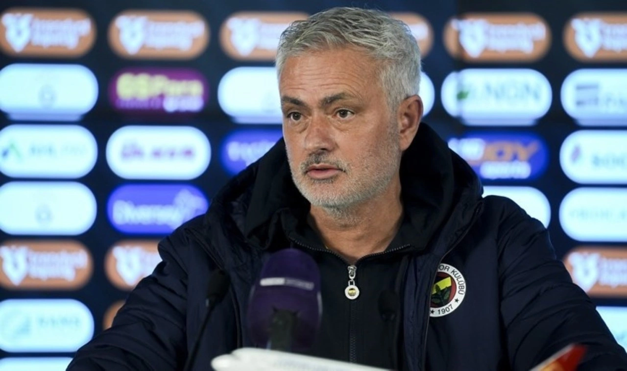 Mourinho'nun 4 maçlık cezası dünya basınında! 'Galatasaray ile yaşanan anlaşmazlık sonrası