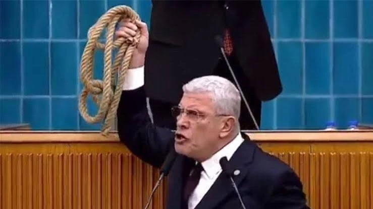 Müsavat Dervişioğlu, Bahçeli'ye kürsüden ip fırlattı!