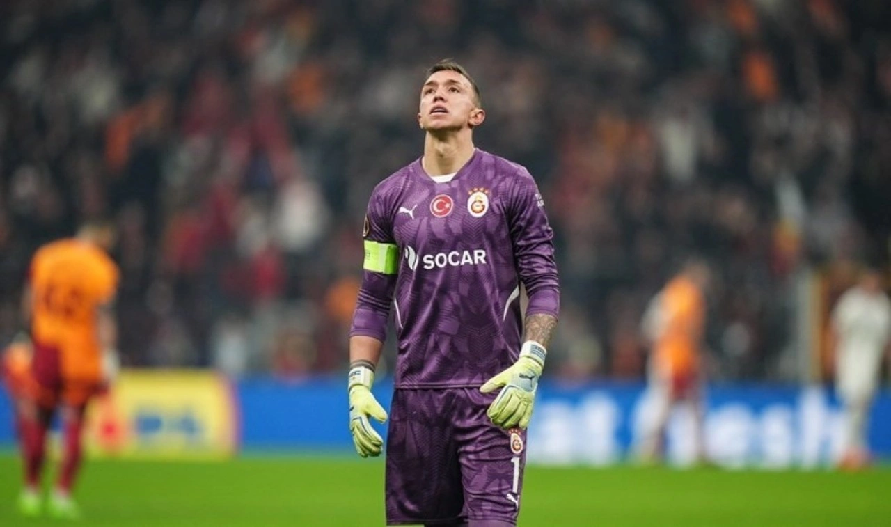 Muslera'dan ayrılık açıklaması: '2 kulüple görüştüm'