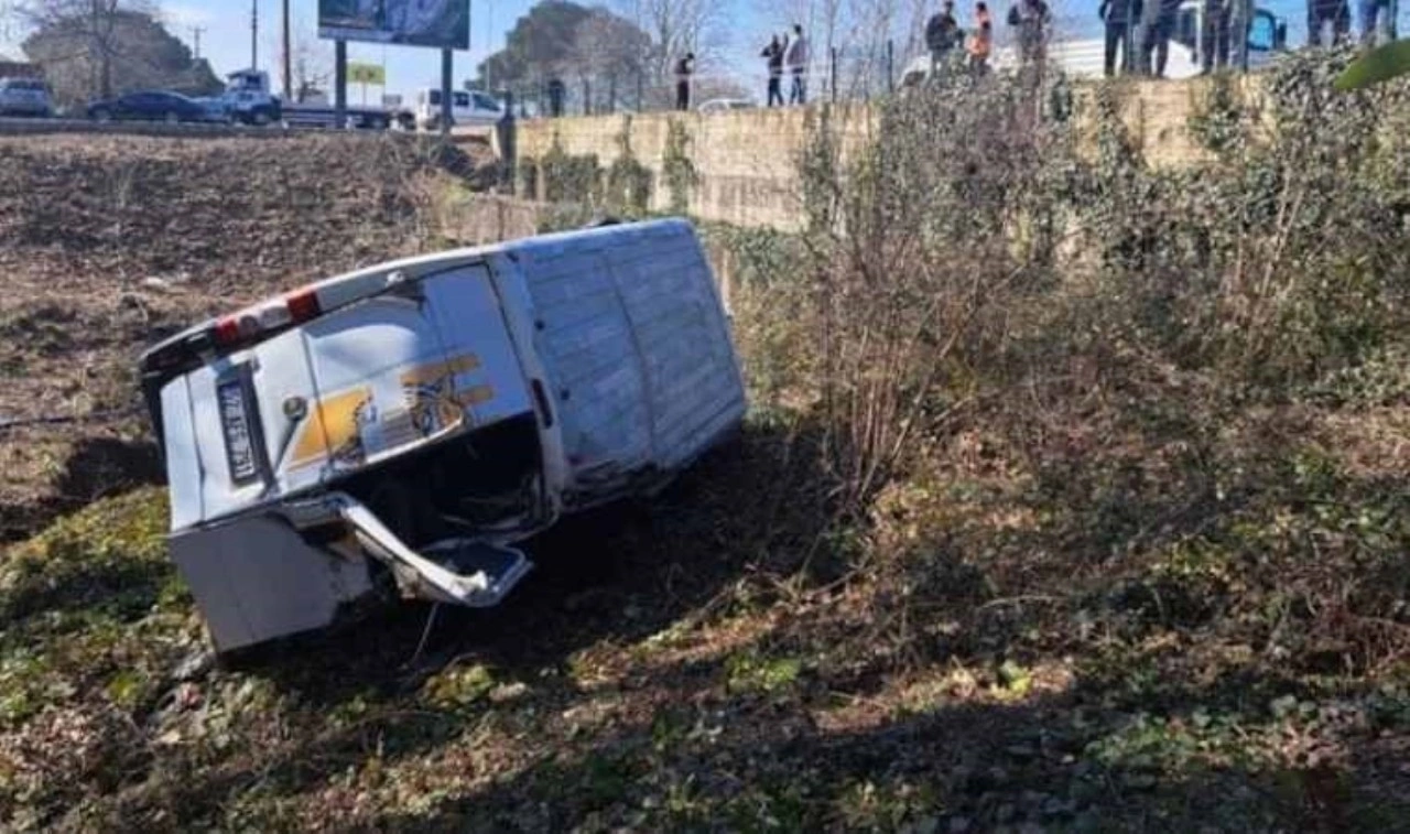 Ordu'da feci kaza... Servis minibüsü devrildi: 6’sı çocuk 8 yaralı