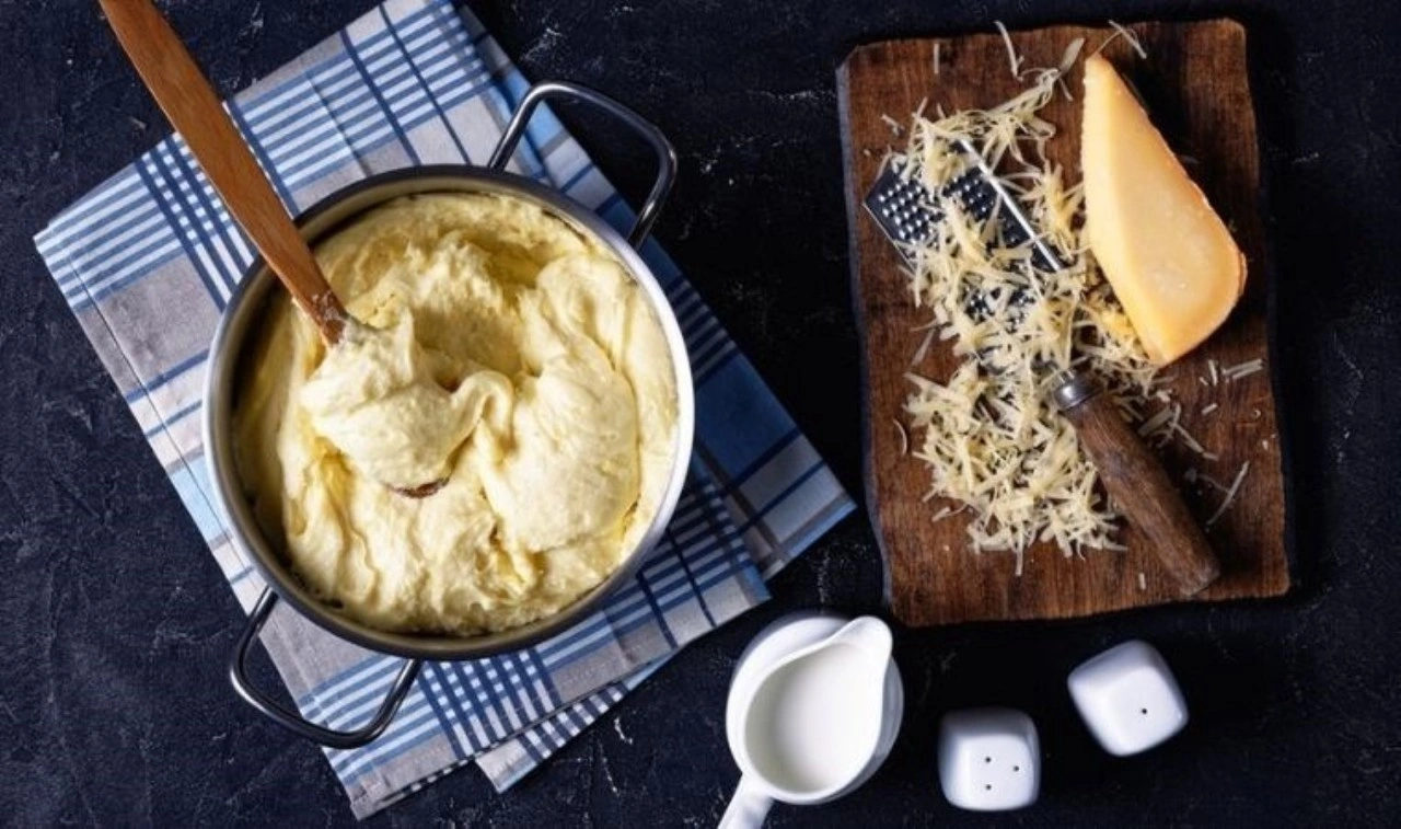 Patates püresine şık bir Fransız dokunuşu: Pommes aligot tarifi